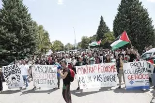 Concurrida manifestación de repulsa contra la agresión a la acampada por Palestina en la UIB