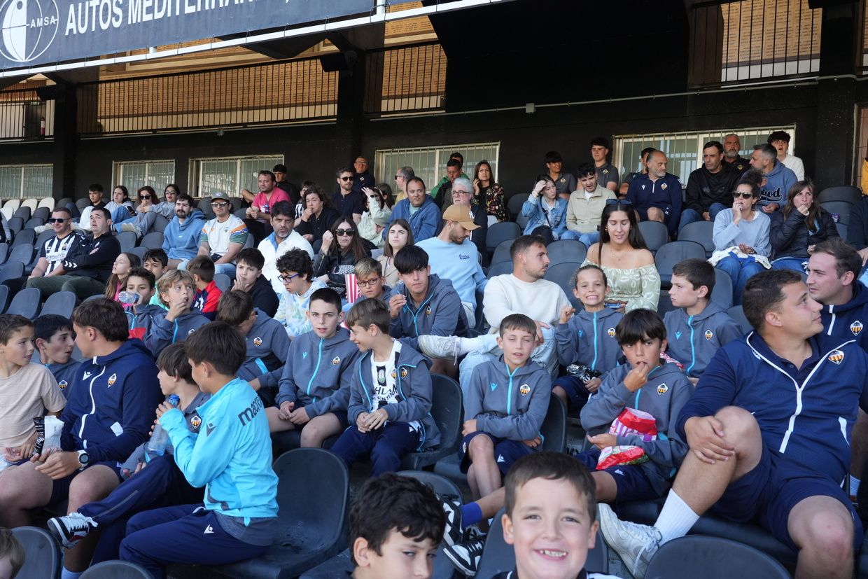¡Las mejores imágenes de la celebración del ascenso a Segunda Federación del Castellón B!