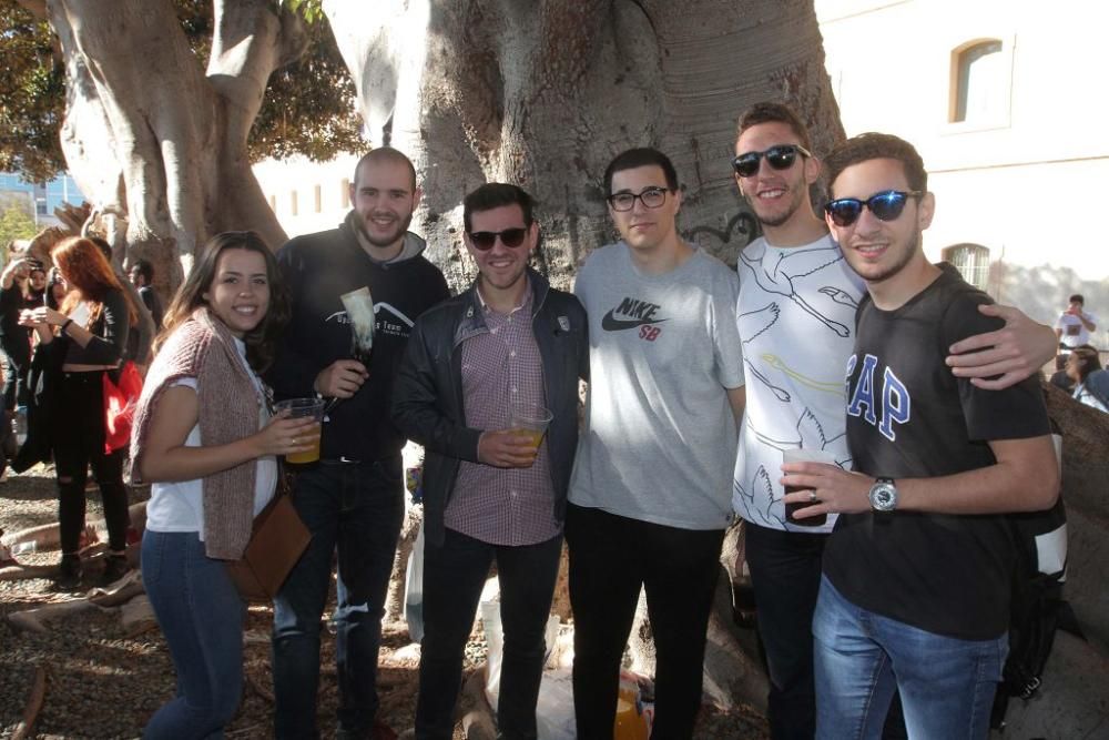 Centenares de estudiantes en la bienvenida de la UPCT