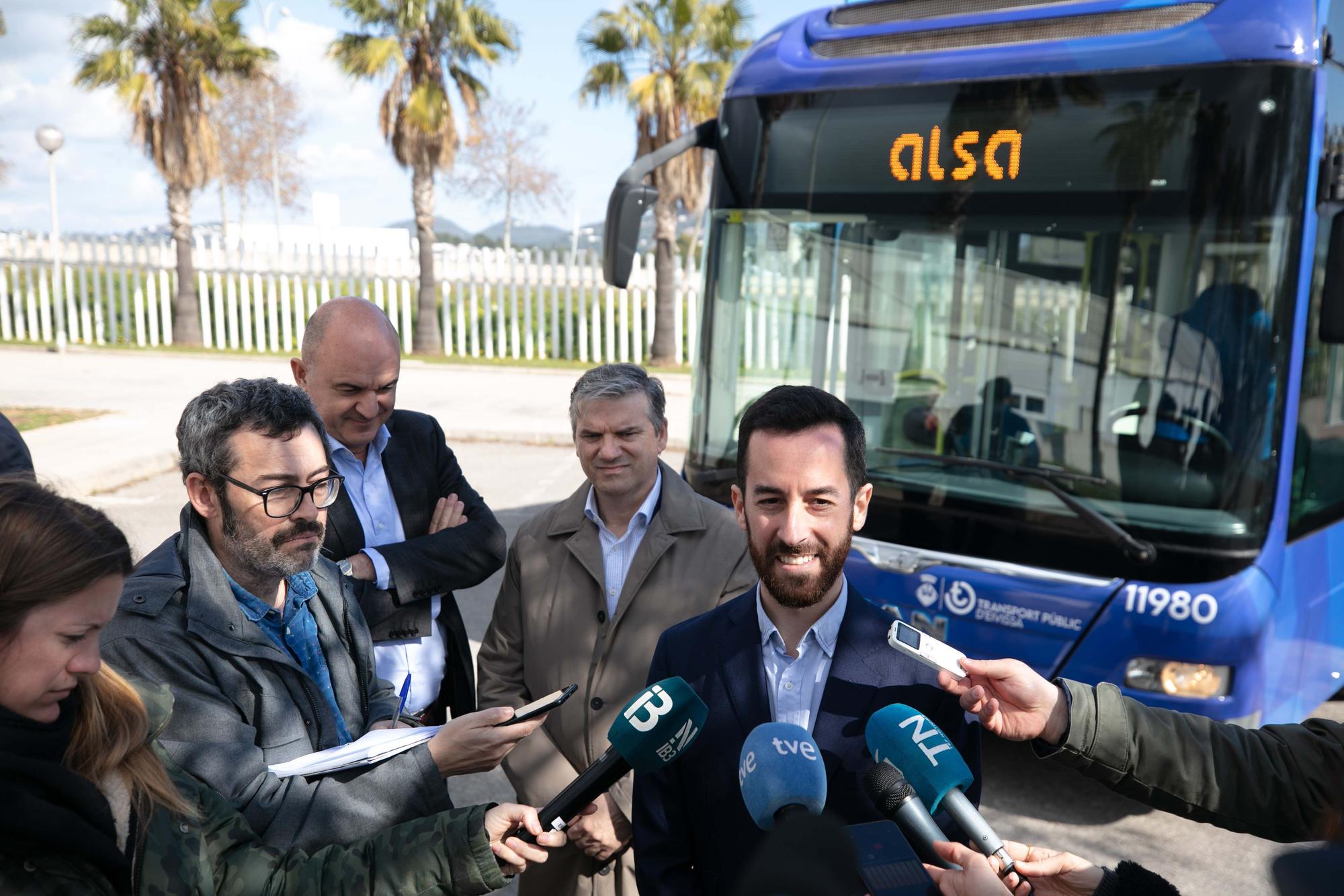 Galería de imágenes de los nuevos autobuses híbridos para Ibiza