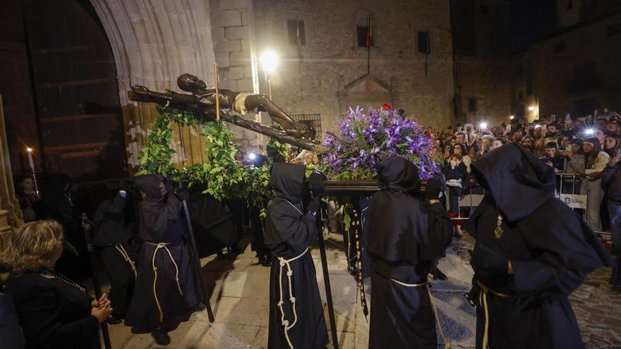 Cáceres: Pasión monumental por el Cristo Negro