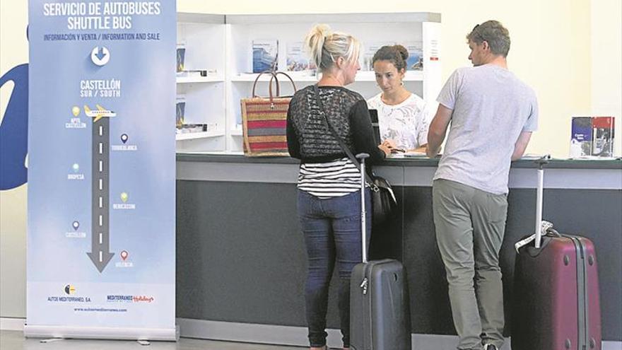 El aeropuerto estrena el ‘duty free’ y ya supera la decena de negocios