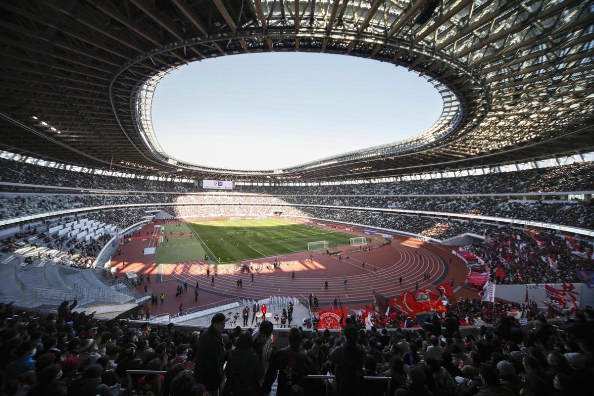 Tokyo (Japan), 01/01/2020.- General view of the new National Stadium during the Emperor’s Cup final match in Tokyo, Japan, 01 January, 2020. The stadium is the main stadium for Tokyo 2020 Olympic and Paralympic Games. Kobe won the Emperor’s Cup. Tokyo Olympic Games will open on 24 July 2020 through 09 August 2020. (Abierto, Japón, Tokio) EFE/EPA/KIMIMASA MAYAMA