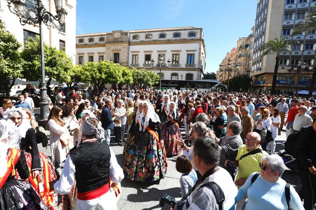 Segundo día de promoción de la fiesta alicantina en Córdoba