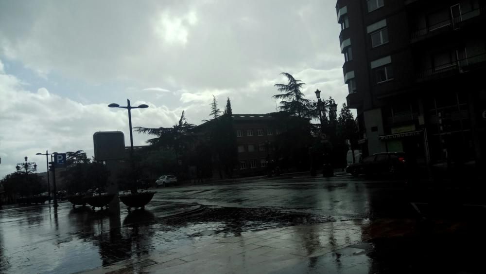 Mal tiempo en Oviedo a finales de junio