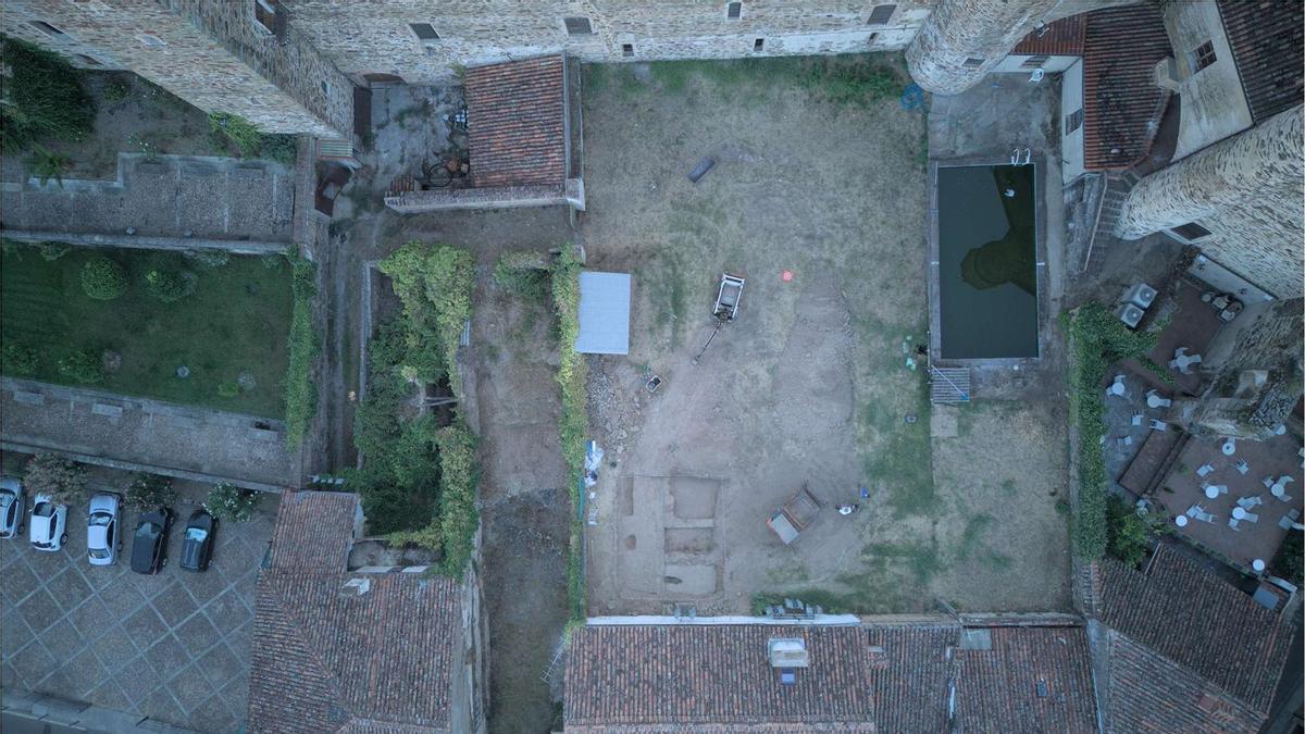 Vista cenital del patio en el que se han localizado restos de la hospedería.