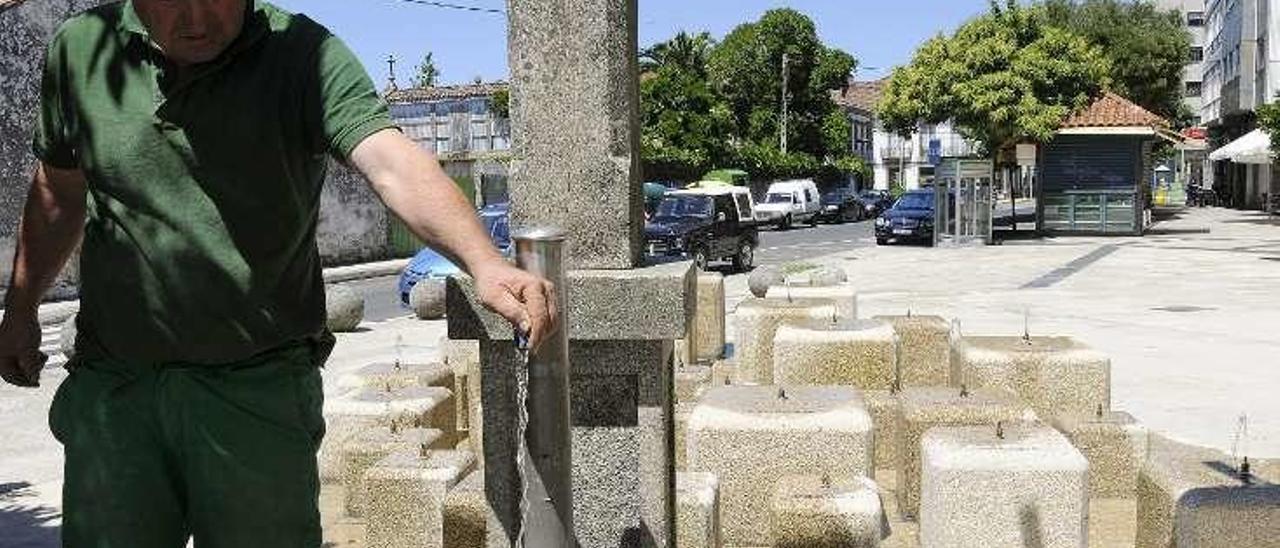 El grifo de agua potable está operativo desde ayer. // Bernabé/Javier Lalín