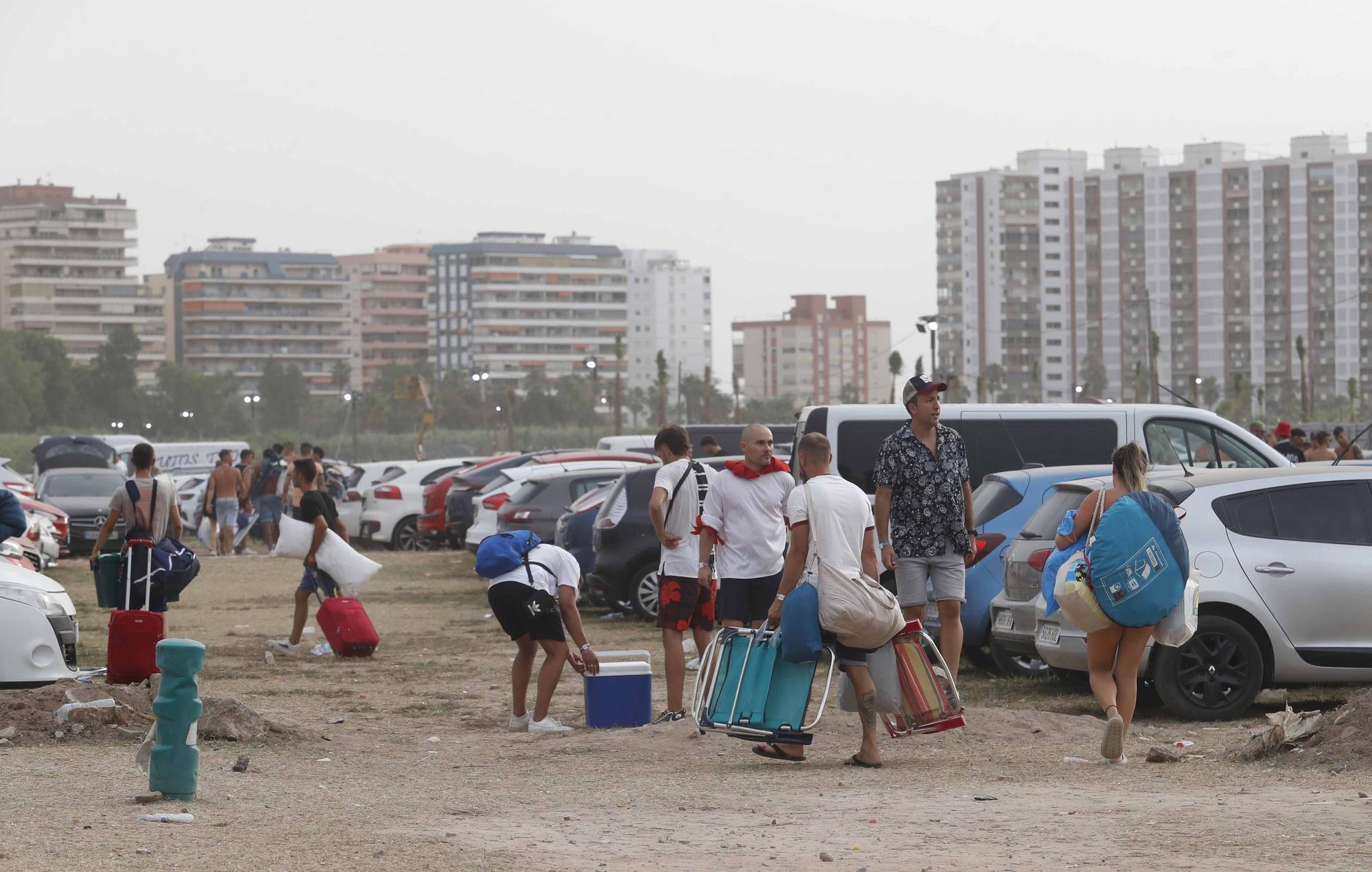 Los acampados en el Medusa comienzan a abandonar Cullera