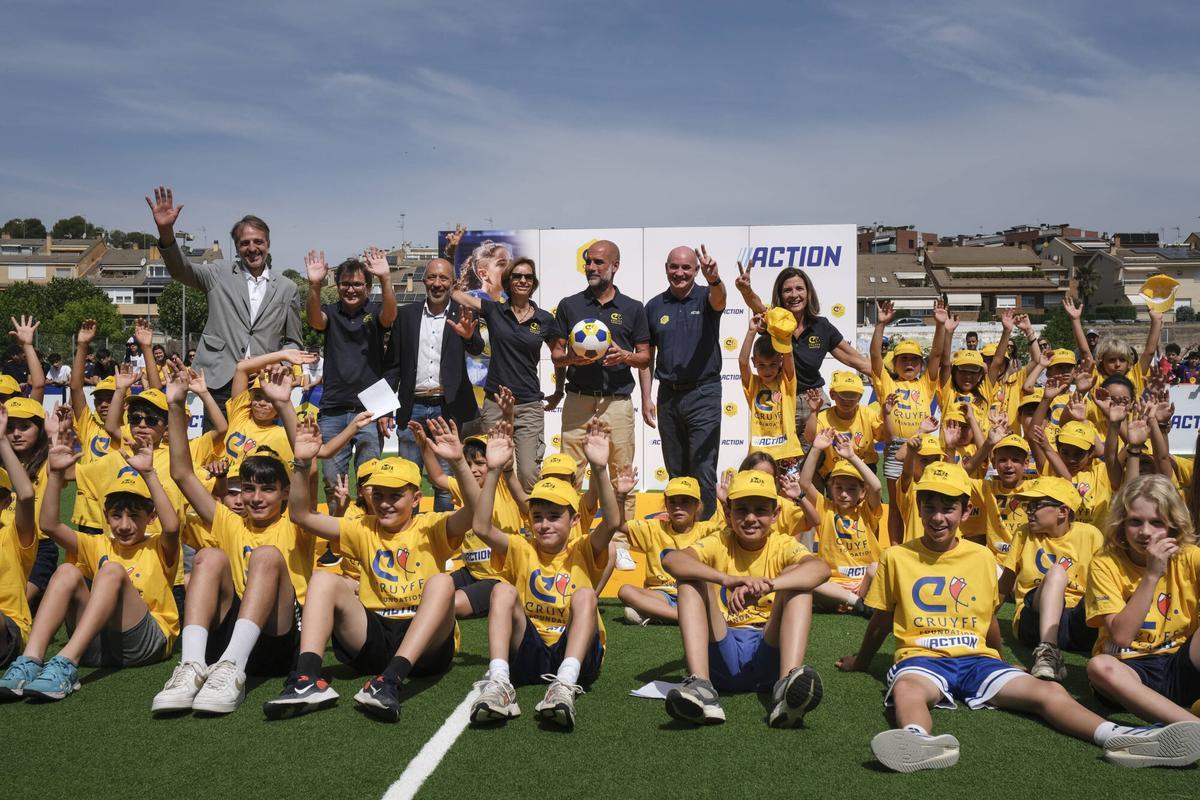 Imatges de la inauguració de la Cruyff Court de Pep Guardiola a La Salle de Manresa Imatges de la inauguració de la Cruyff Court de Pep Guardiola a La Salle de Manresa