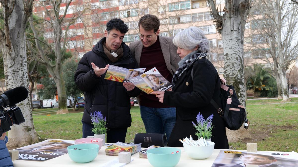 El candidato Jorge Pueyo en el barrio de El Picarral.