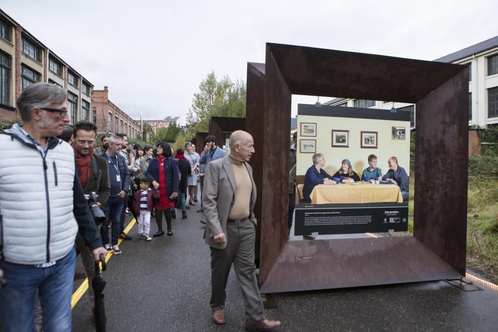 Premios Princesa de Asturias: Alejandro Portes visita la exposición fotográfica "Integrantes" en La Vega