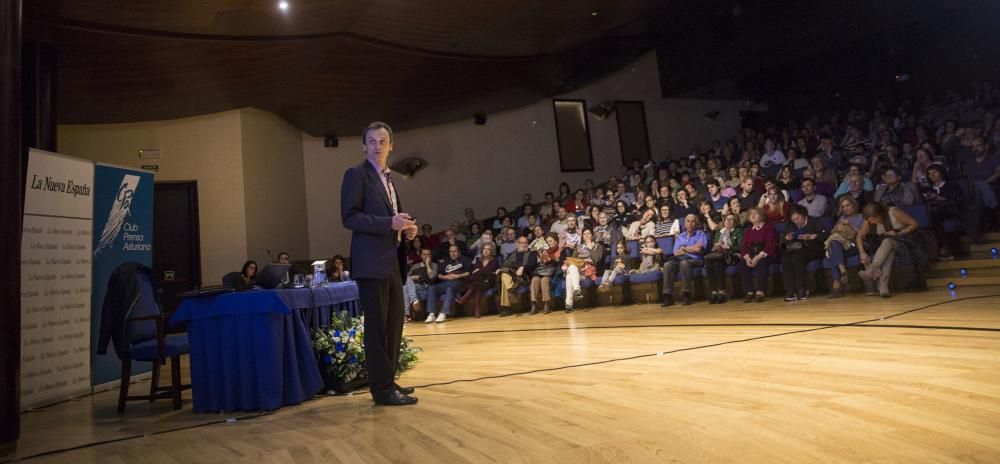 Pedro Duque participa en la segunda jornada de la II Semana de la Ciencia