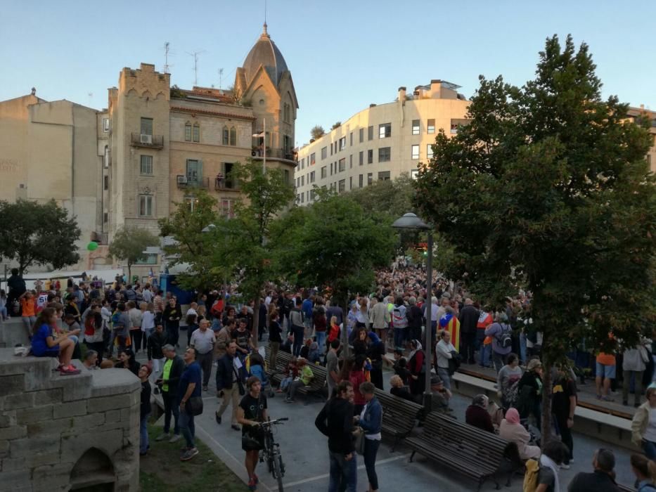 Concentració a Manresa contra els atacs a les institucions catalanes