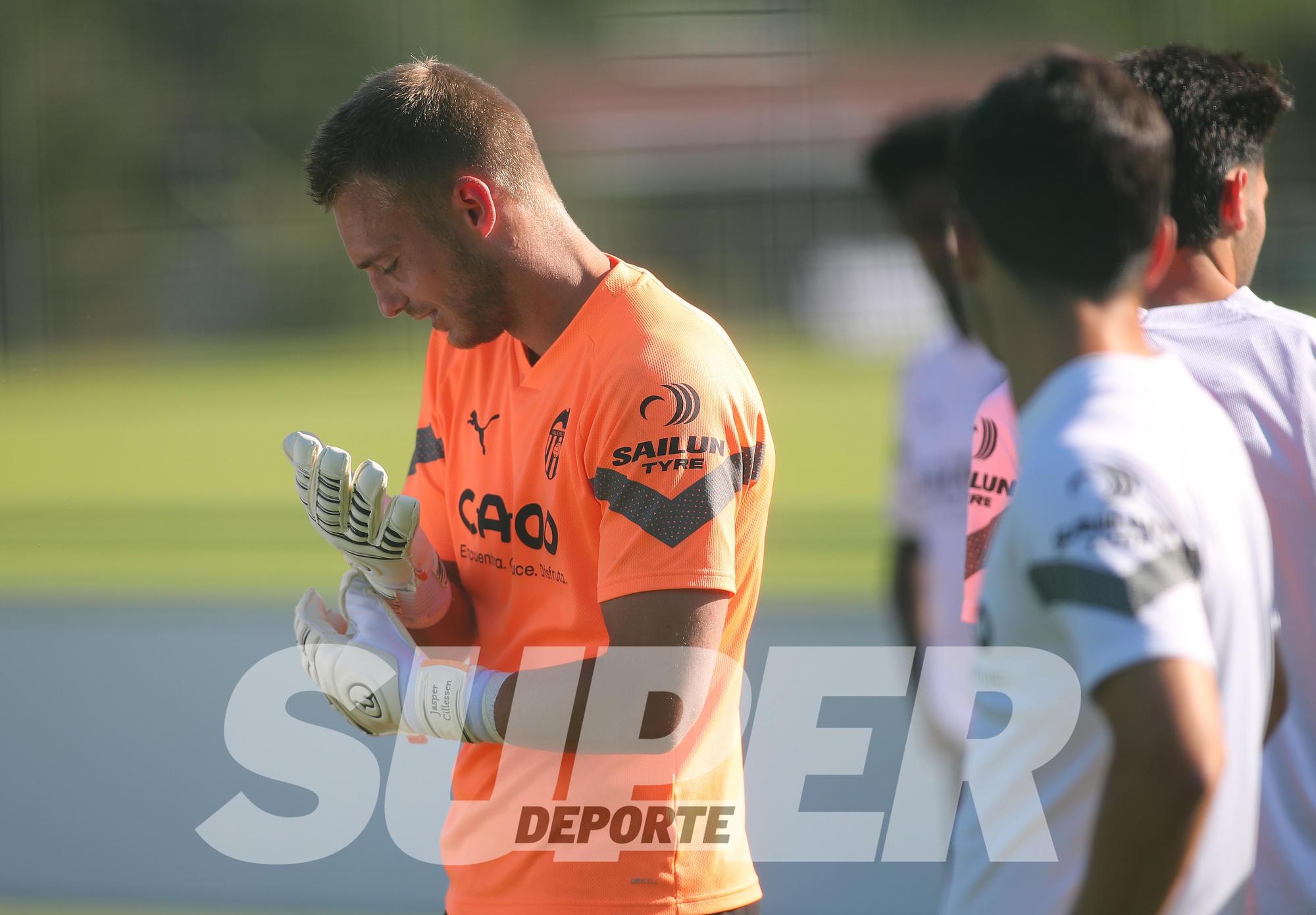 Entrenamiento vespertino del Valencia cf