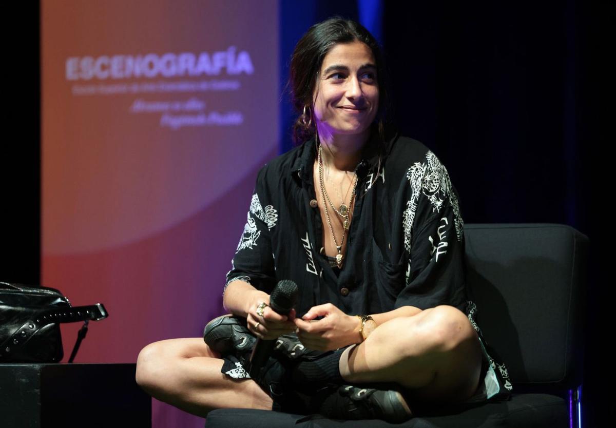 La actriz Carolina Yuste, ayer, en la charla que impartió en la ESAD. | I MARTA G. BREA