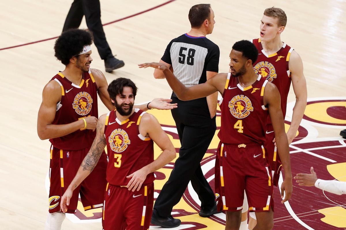 Rubio celebrando una victoria esta temporada junto a sus compañeros