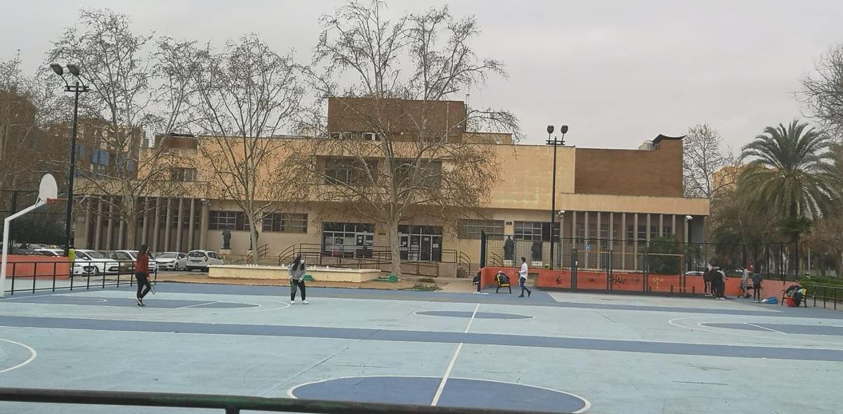 ... que ahora es la Plaza de Maguncia, con la biblioteca-hemeroteca.