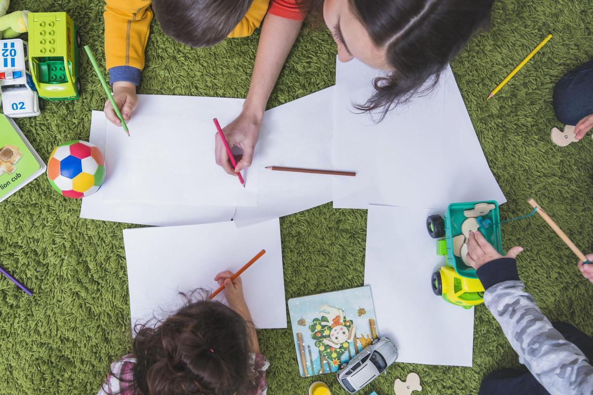 Los 35 pueblos y ciudades de Extremadura con espacios subvencionados para niños este verano