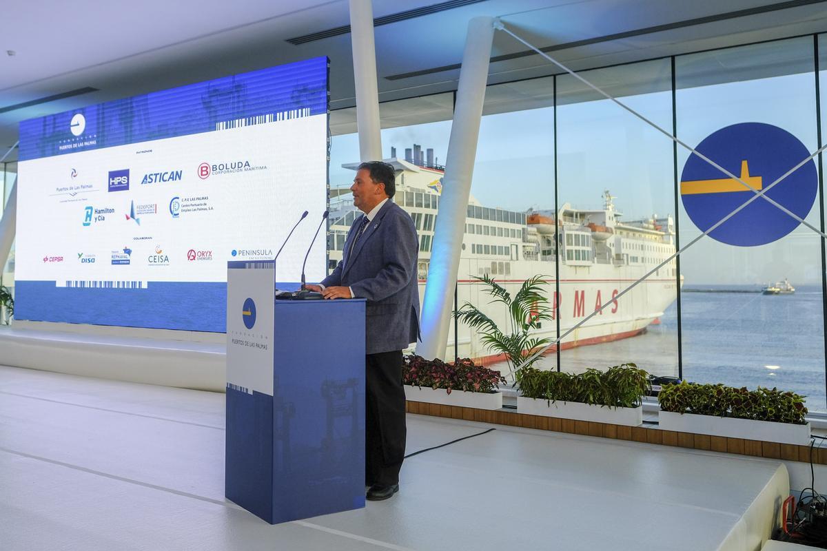 El presidente de la Autoridad Portuaria, Luis Ibarra, durante su discurso inaugural.