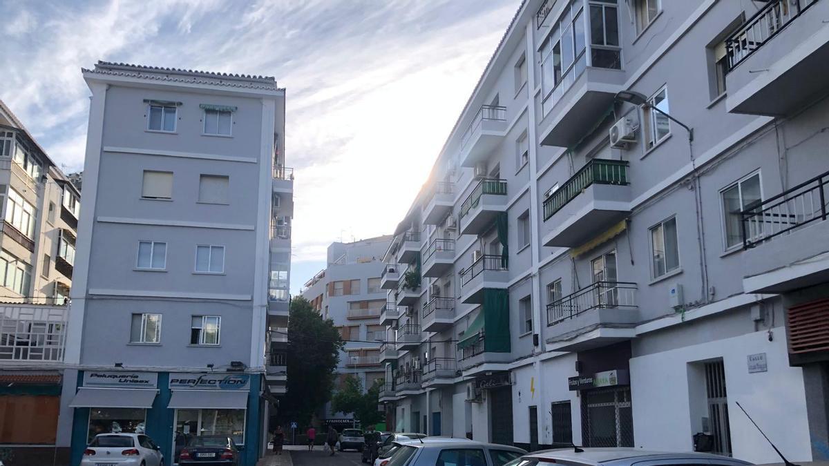 De la frutería Guerra al taller de Guti: un paseo por la calle Julián Murillo de Cáceres.