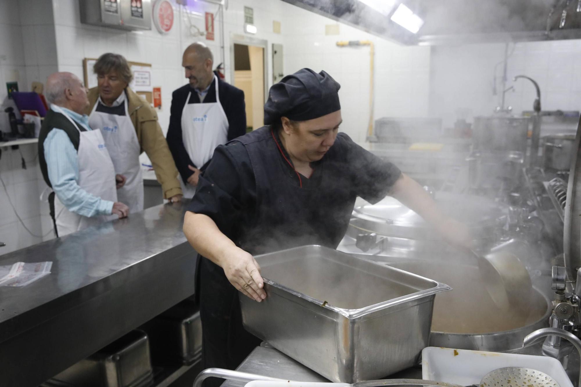 Otea sirve el menú de Antroxu en la Cocina Económica de Gijón (en imágenes)