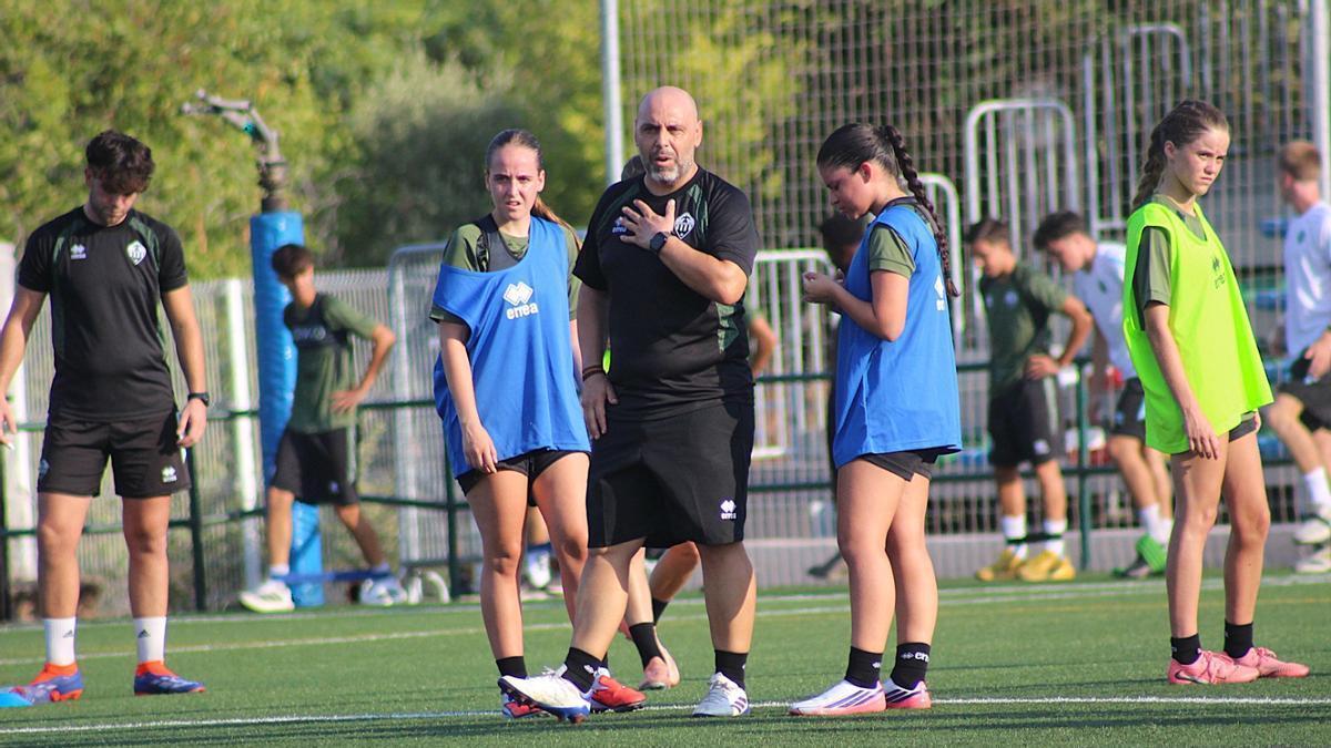 Iván Ausina es el técnico del primer equipo Femenino para la próxima temporada.