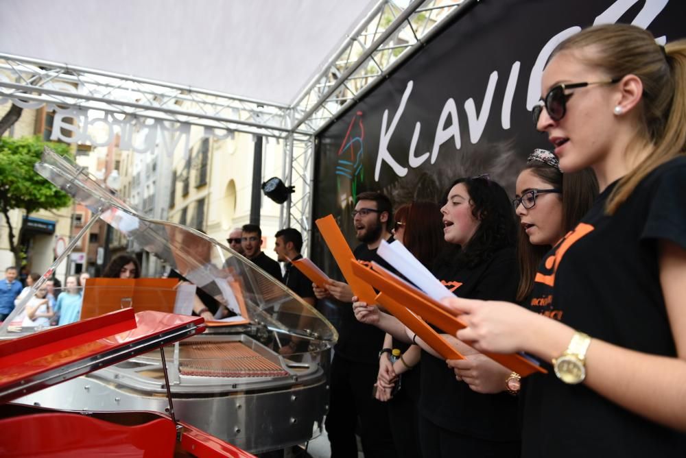 'Pianos en la calle' en la Plaza de las Flores