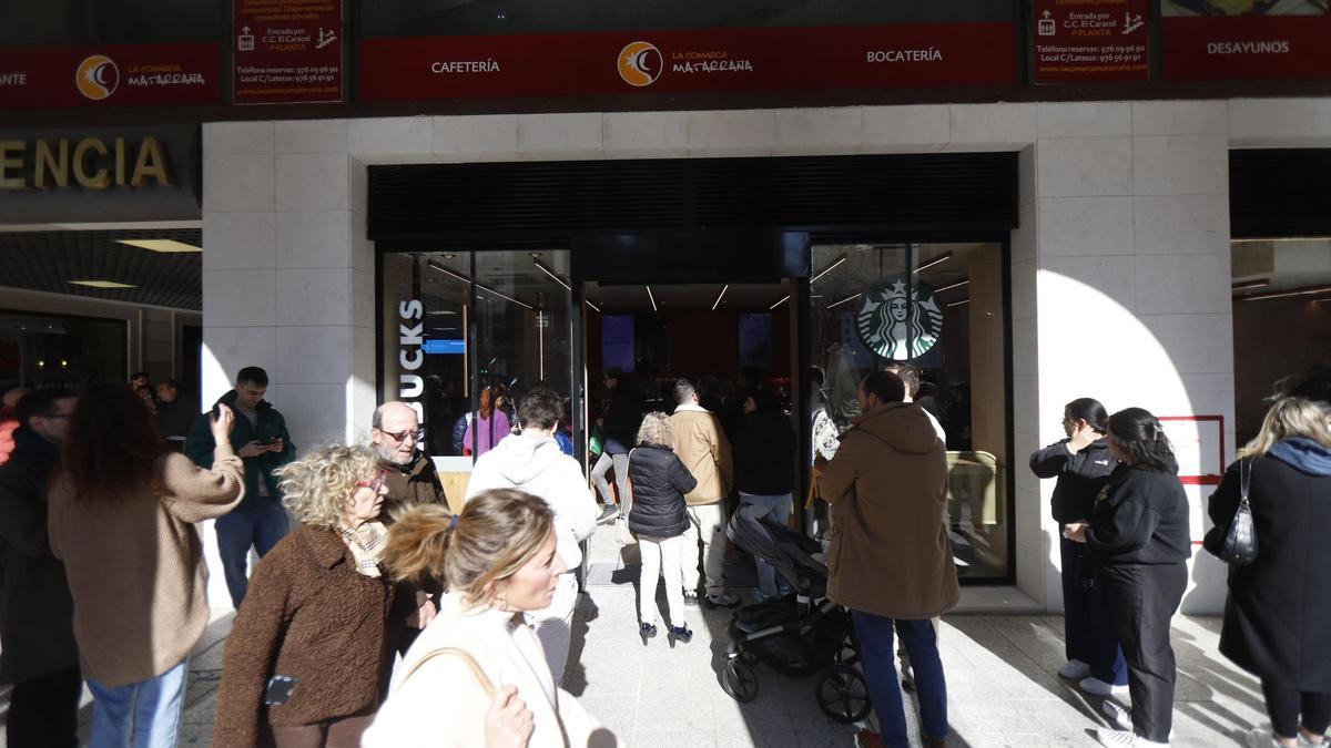 Abre el nuevo Starbucks de Paseo Independencia en Zaragoza: "Sorprende la parte de abajo"