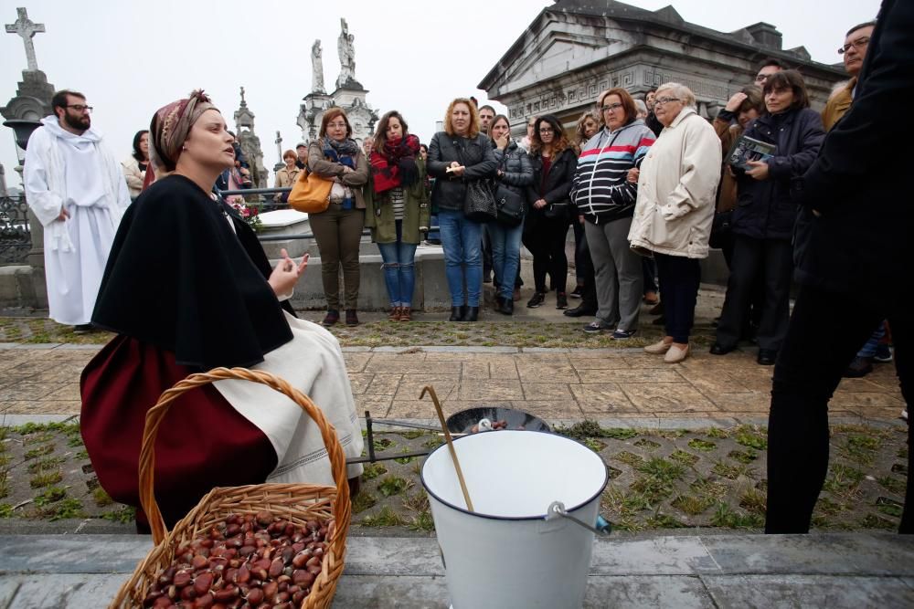 Espectáculo Nueche de Difuntos en el cementerio de La Carriona