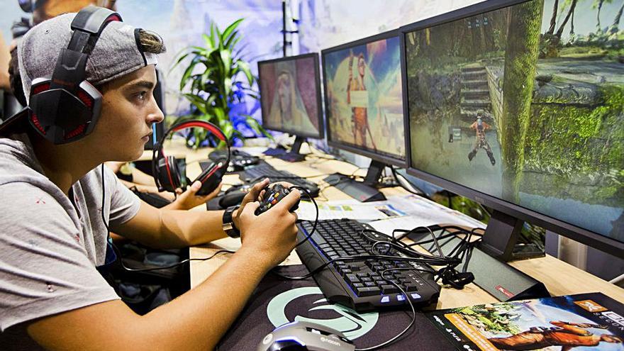 València Activa impulsa el gaming valencià en DreamHack Beyond | M.A.MONTESINOS Y EDUARDO RIPOLL