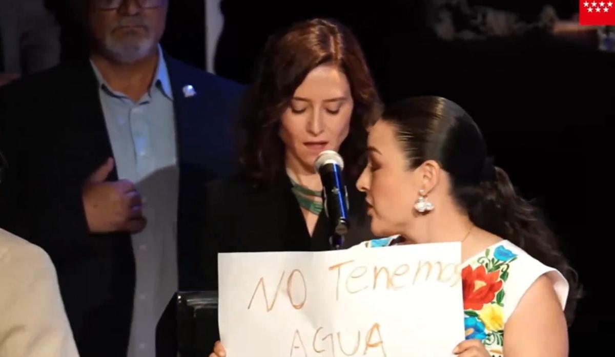 Ayuso sufre un boicot en México: el partido de Sheinbaum intenta reventar  su acto al grito de "no tenemos agua"