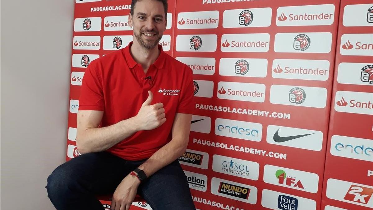 Pau Gasol posa en la presentación de su campus de verano