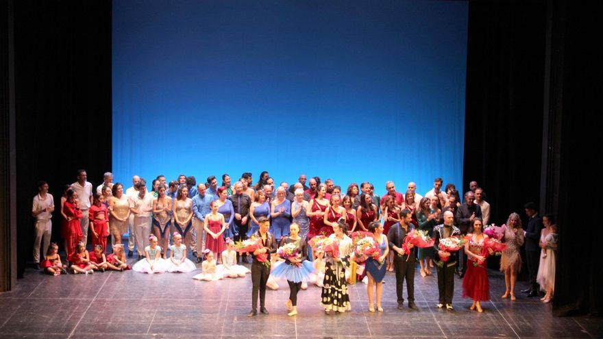La Academia de baile Xanadú celebra sus 25 años en el Teatro Góngora.