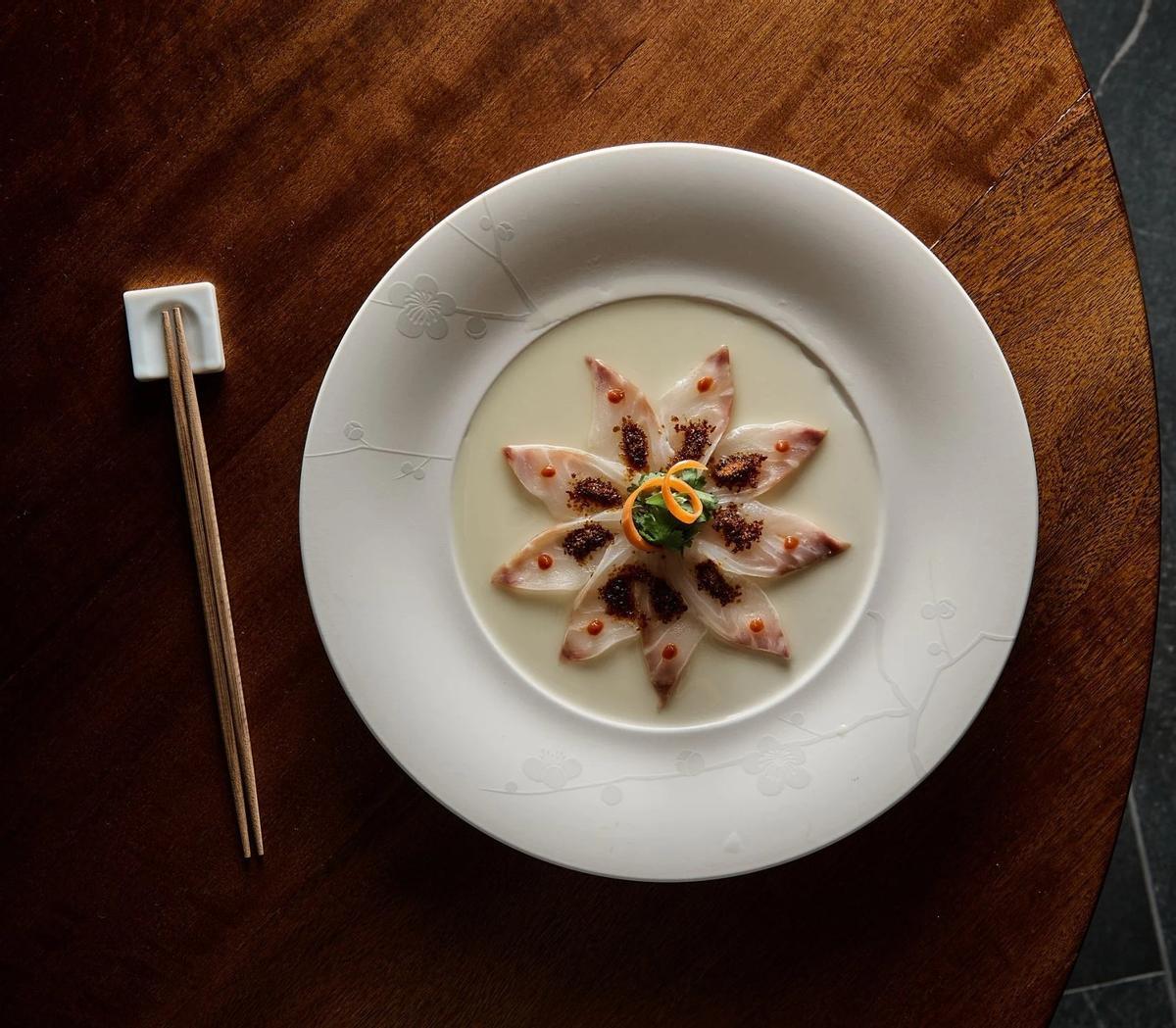 Tiradito de pescado blanco, uno de los imperdibles en Nobu