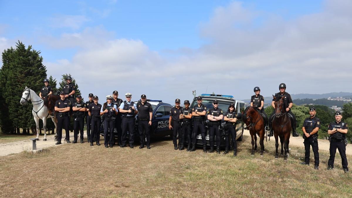 Imagen del acto de presentación de las Unidades de Caballería y de los policías del Proyecto de Comisarías Europeas.
