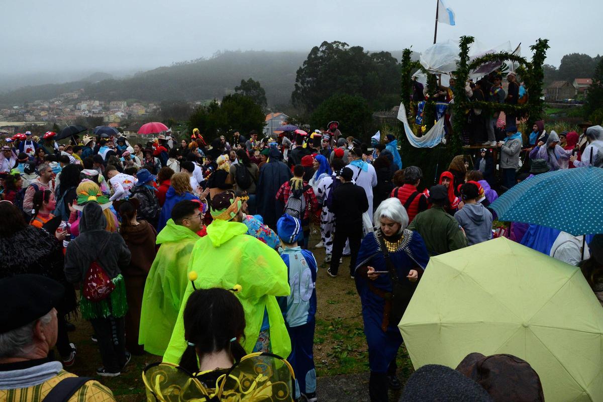 Celebraciones del multitudinario Entroido de O Hío, el lunes por la tarde