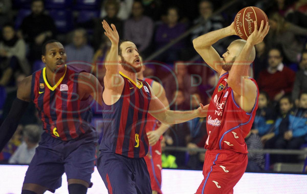FCBARCELONA 73-ESTUDIANTES 56