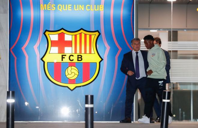 Las imágenes de Ansu Fati en las oficinas del FC Barcelona