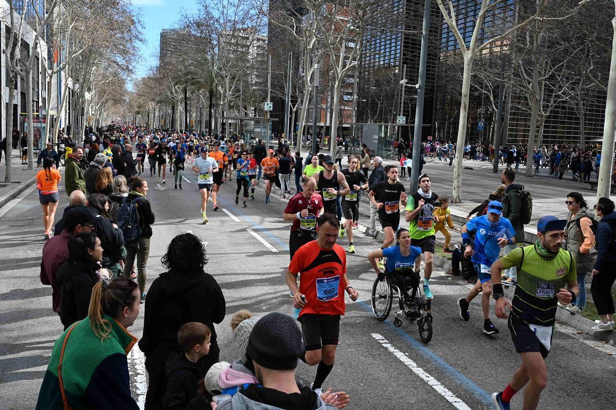 ¿Has participado en la Marató de Barcelona 2024? ¡Búscate en las fotos¡