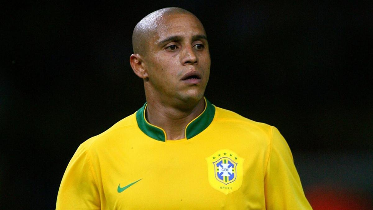 Roberto Carlos (Brasil): Perdió la final de 1998 y ganó la de 2002
