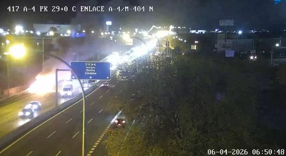 Retenciones de hasta 3 kilómetros por el incendio de un vehículo en la A-4, en el entorno de Valdemoro