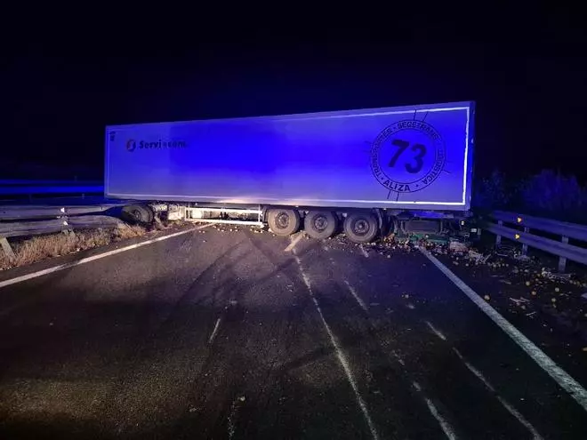 Imágenes del accidente en la A-66, cerca de Monesterio