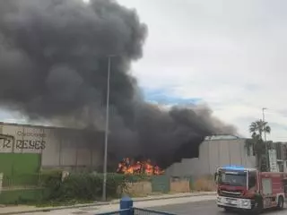 Incendio en las instalaciones de Juracor en Lucena