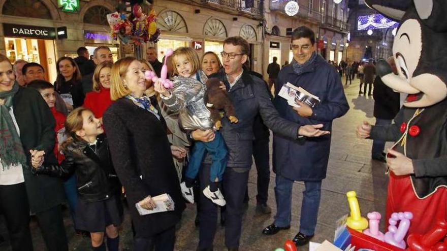 Cifuentes, Pastor, Muñoz, Feijóo y López Chaves ayer durante su paseo por Príncipe. // Marta G. Brea