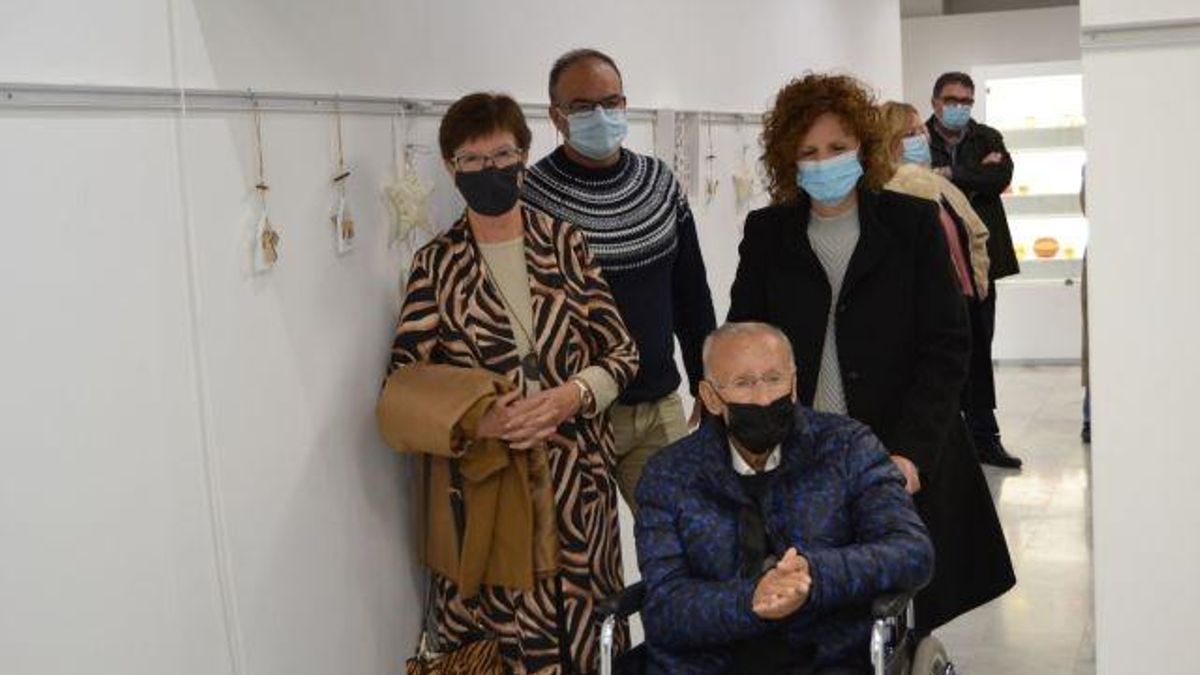 Antonio Ferrer, el jueves cuando acudió con sus familiares a visitar la exposición que repasa su trayectoria teatral