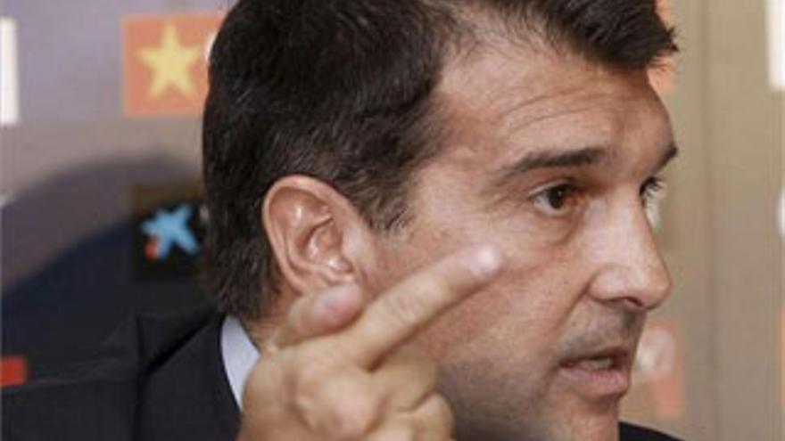 Laporta pide perdón públicamente a sus compañeros entre lágrimas