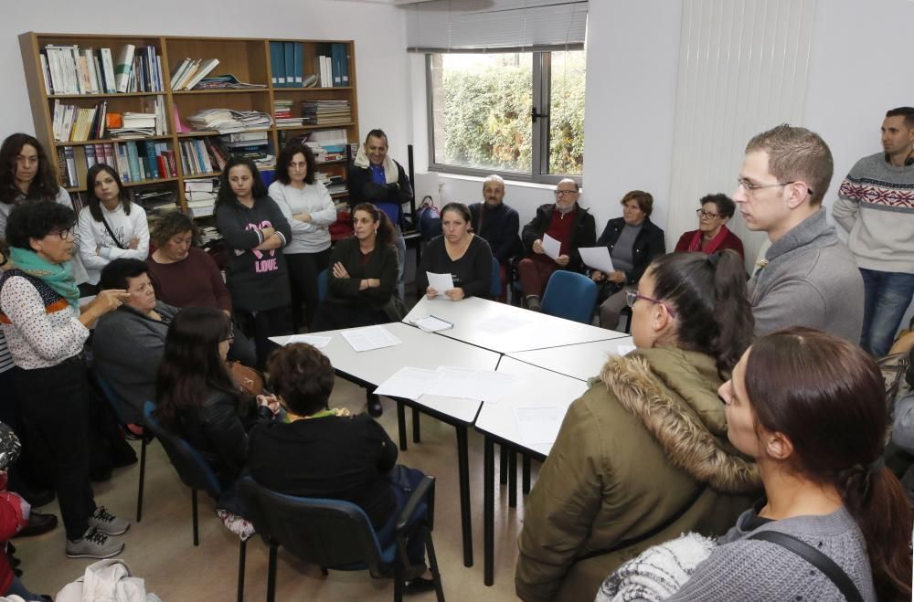 Los padres de Cangas, en pie de guerra por la falta de pediatras