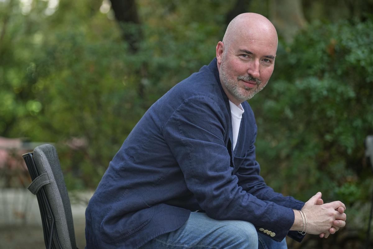 British writer Douglas Stuart, winner of Booker Prize 2020 for 'Shuggie Bain', poses for the photographer during the presentation of his lastest novel 'John of John' in Barcelona, northeastern Spain, 16 September 2026. EFE/ Alejandro Garcia
