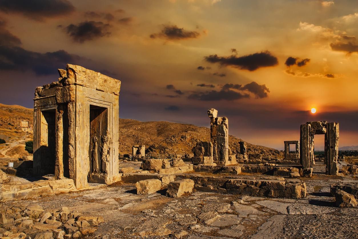 Puesta de sol en el antiguo palacio de Jerjes, en Persépolis.