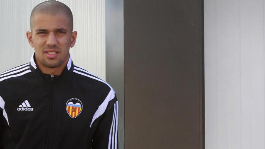El Valencia ofrece cuatro años más a Feghouli